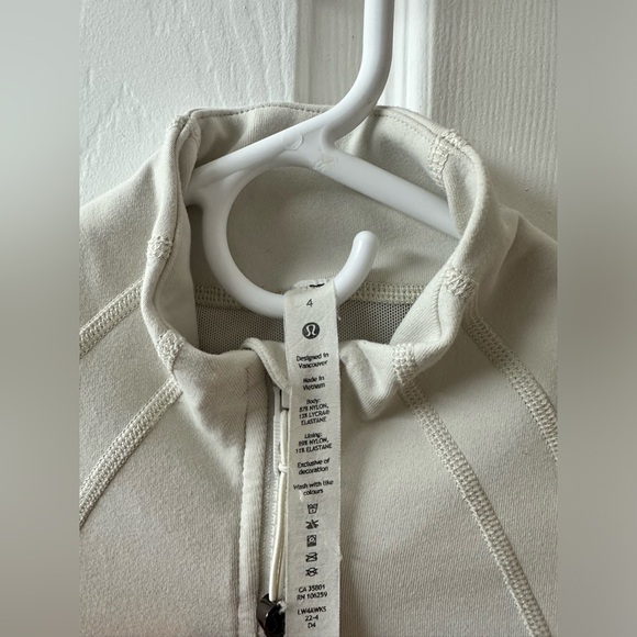 LULULEMON DEFINE JACKET IN LIMITED EDITION COLOUR “WHITE OPAL” - Picture 2 of 5